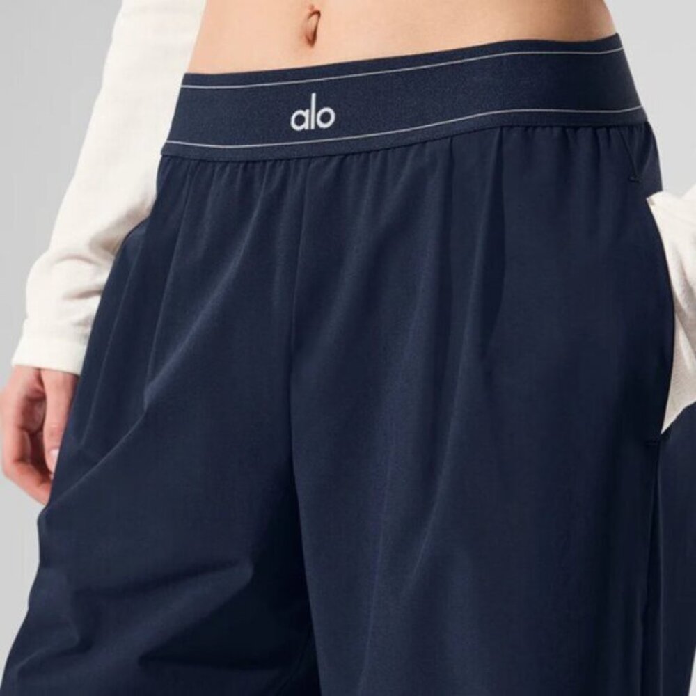 ALO Yoga Suit Up Trouser Navy Blue (Regular)๐๐ - Picture 7 of 10